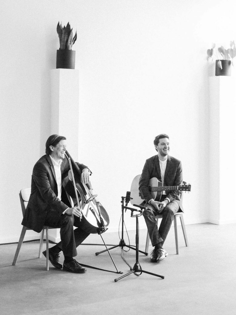 Live Musik auf einer urbanen Hochzeit in Hamburg mit Cello + Gitarre.