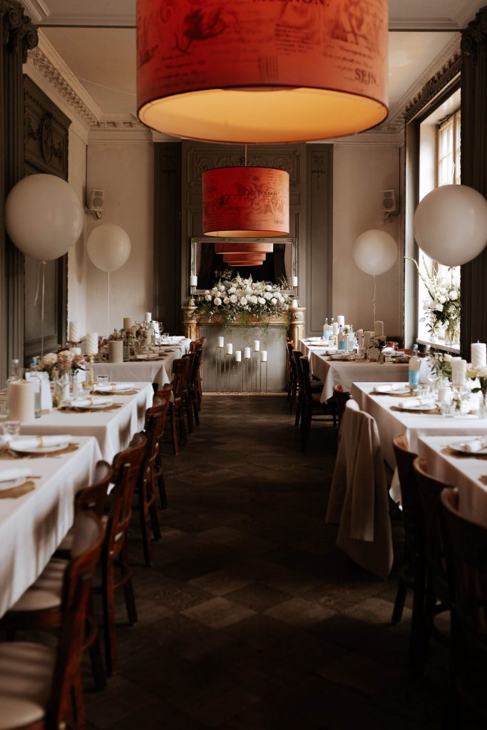 Eine Hochzeit wird in der Villa Mignon gefeiert.